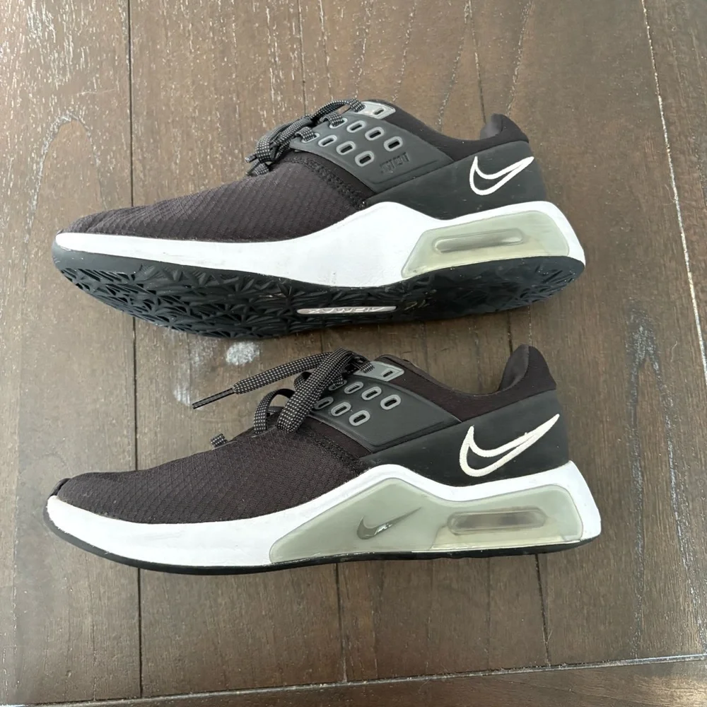 Nike Black White Airmax Bella TR 4 Kids Shoes Sneakers Athletic Neutral‎